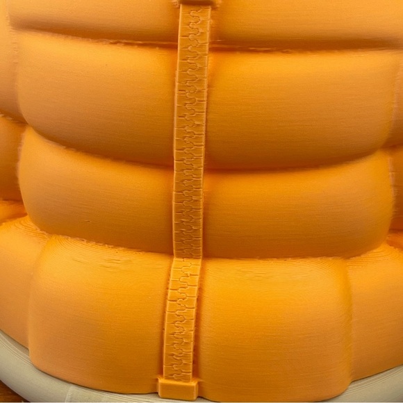 Quirky 3D Printed Puffy Jacket Planter Pot, Inflated Jacket Flower Pot - Picture 4 of 11